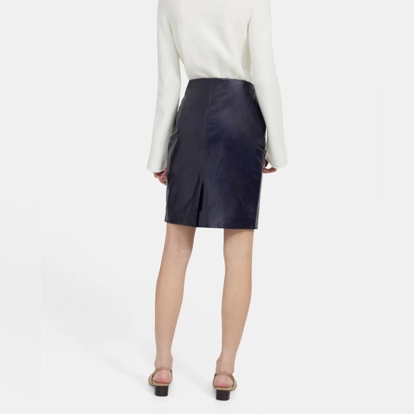 Theory navy leather pencil skirt - Picture 2 of 9